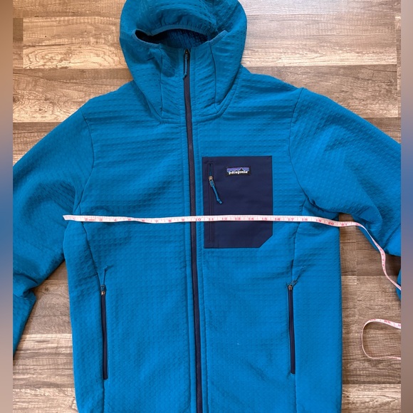 Patagonia Men’s R2 Techface Hoody - Picture 3 of 9
